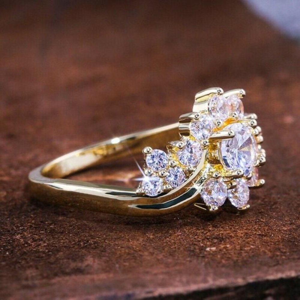 Yellow Gold White Sapphire Ring - Picture 5 of 8